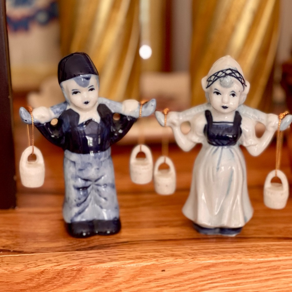 Dutch water boy and girl figurines with pails
